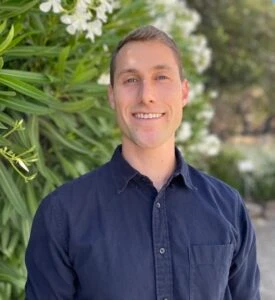 oie_5pFSFmVqwDXC-275x300